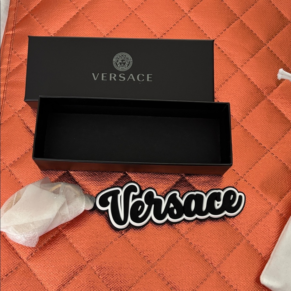 Versace Keychain NEW - Picture 2 of 3